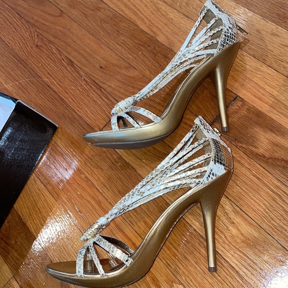 Carlos Santana Glint White Gold Strap Pump date wedding party birthday banquet - Picture 3 of 6